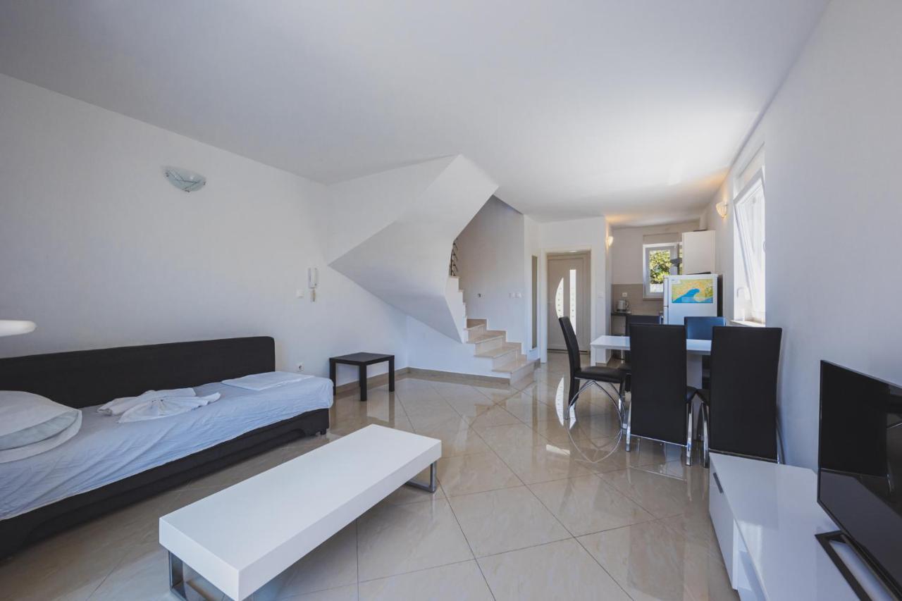 נובליה Apartments Lemon מראה חיצוני תמונה