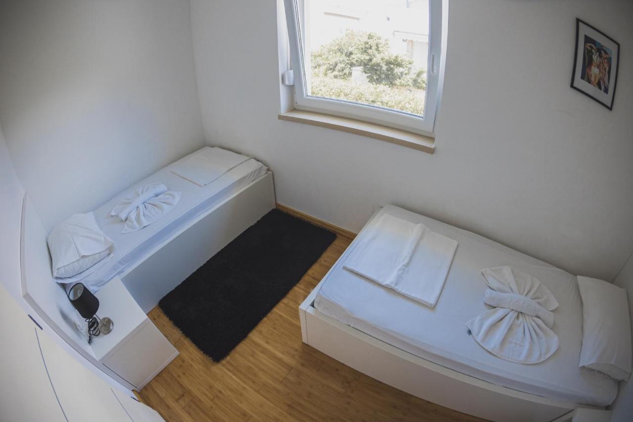 נובליה Apartments Lemon מראה חיצוני תמונה